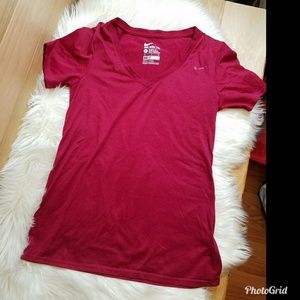 Woman's Nike dri-ft tee size Small